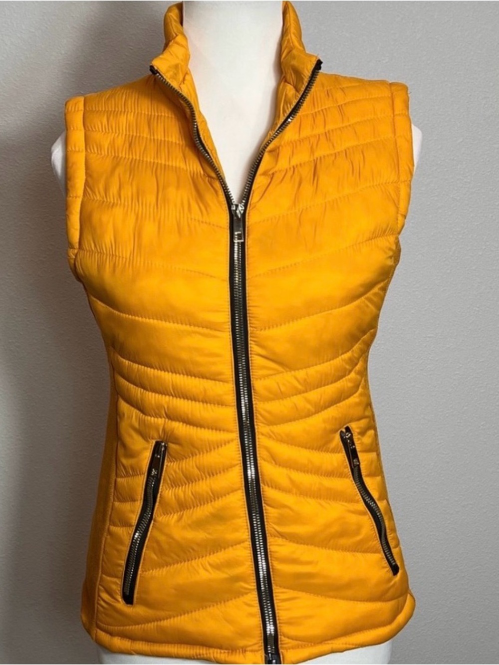 Love Me Now Puffer Vest Marigold Yellow Small NWOT Quilted Chevron